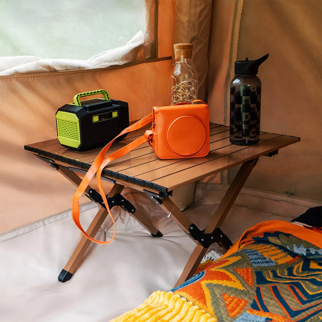 Mesa Bajot cuadrada pintada a mano