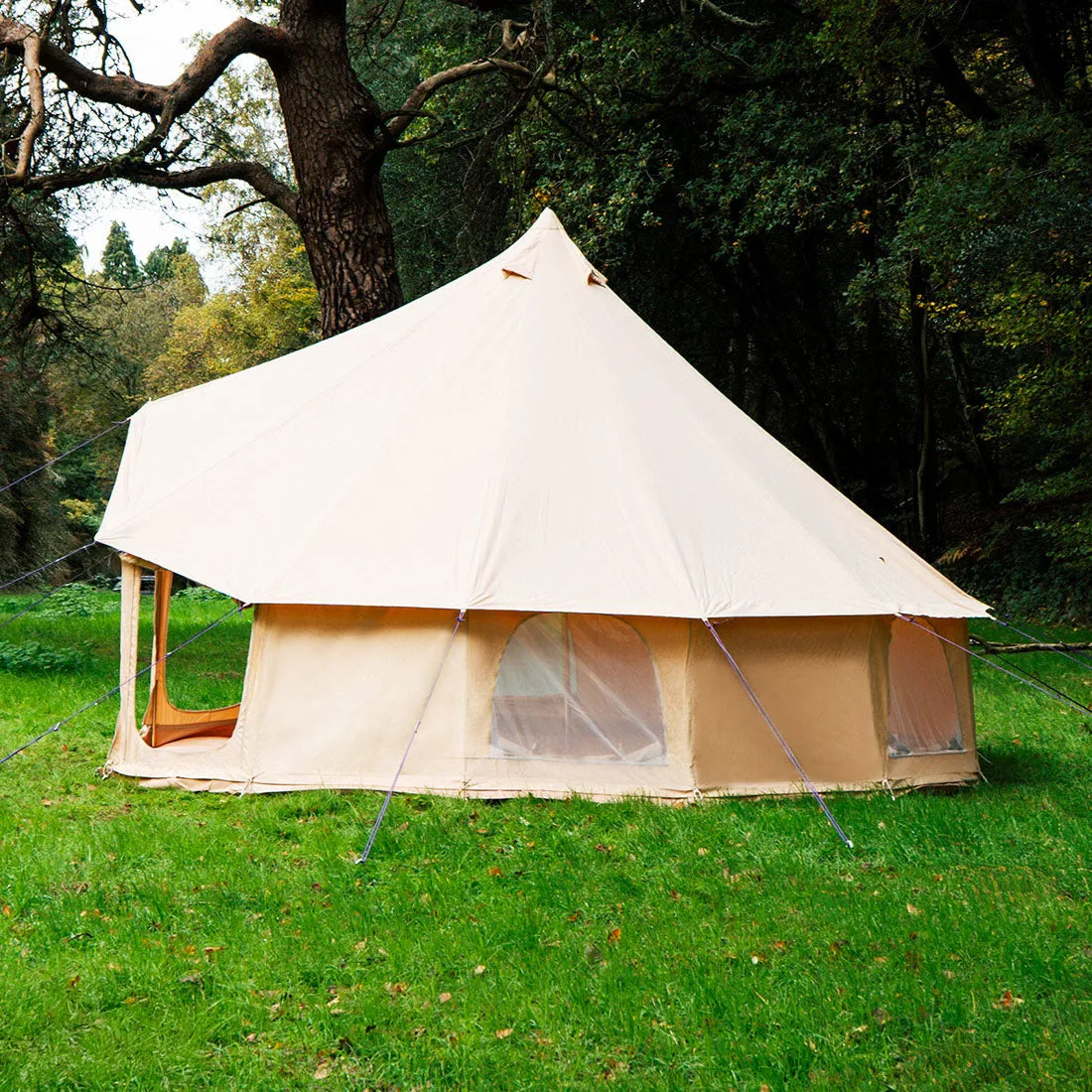 Bell Tent Pro – classic bell-shaped tent for luxury camping and events