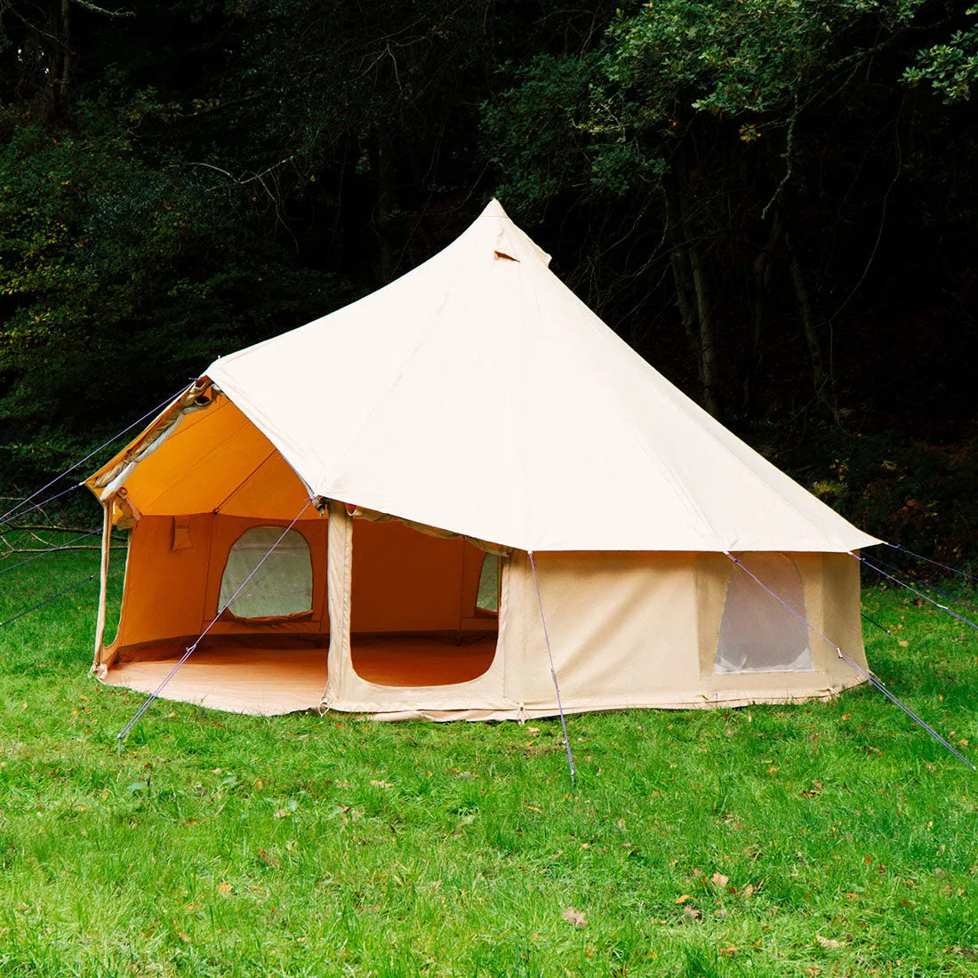 Bell Tent Pro – canvas glamping tent in woodland campsite